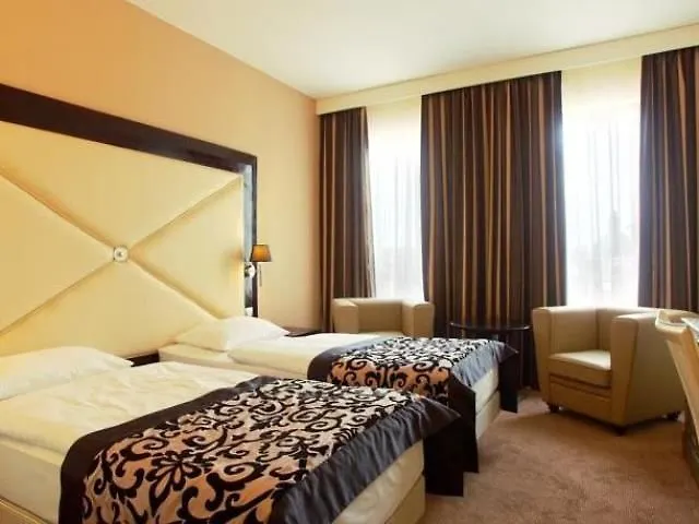 Elephant Design Hotel Prague 4*,