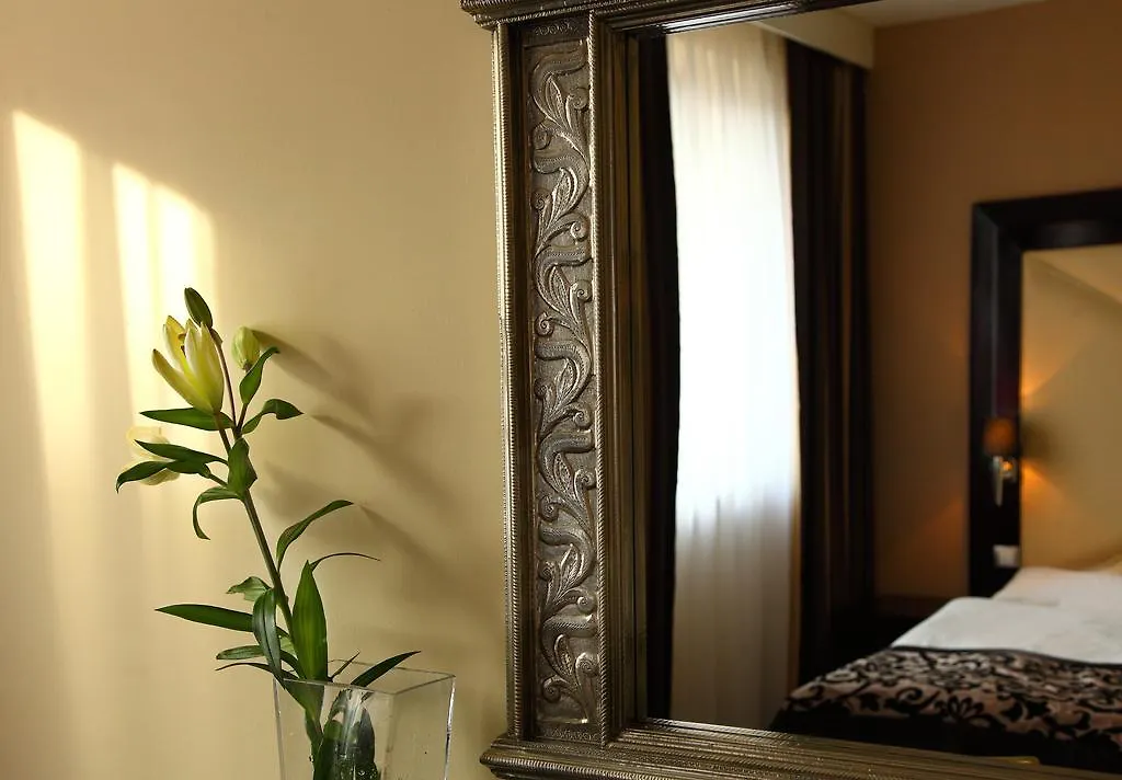 Elephant Design Hotel Prague 4*,